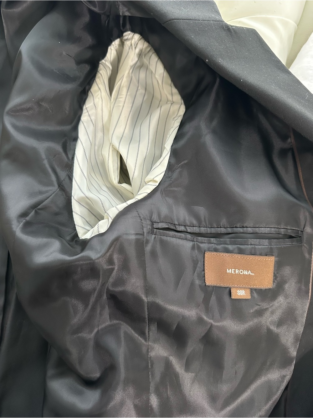 Suit - Picture 6 of 9